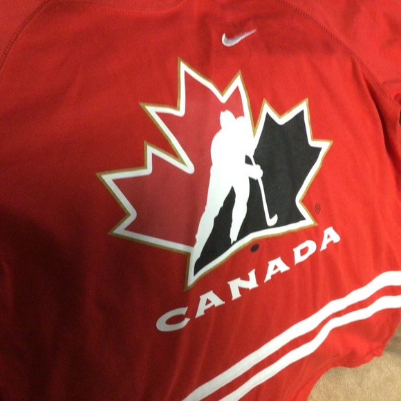 Team Canada youth hockey jersey NWT - Picture 2 of 5